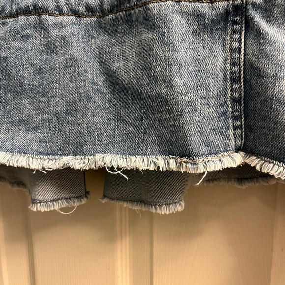 Maurices Women’s Cropped Distressed Blue Jean Jacket XSmall - Picture 8 of 9